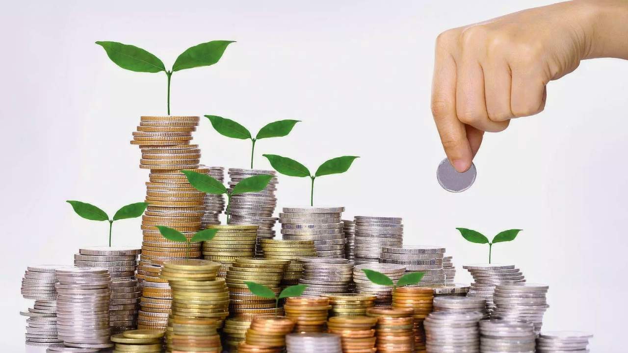 Budget Spark: Ignite Your Savings with Smart Money Tips for Everyday Americans